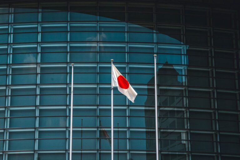 Japonų vyriausybė savo piliečiams: skiepijantis negali būti jokios prievartos