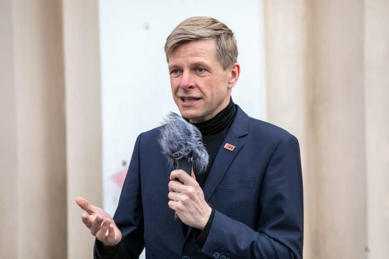 R. Šimašius sako, kad sprendžiant nelegalios migracijos problemą būtina siena