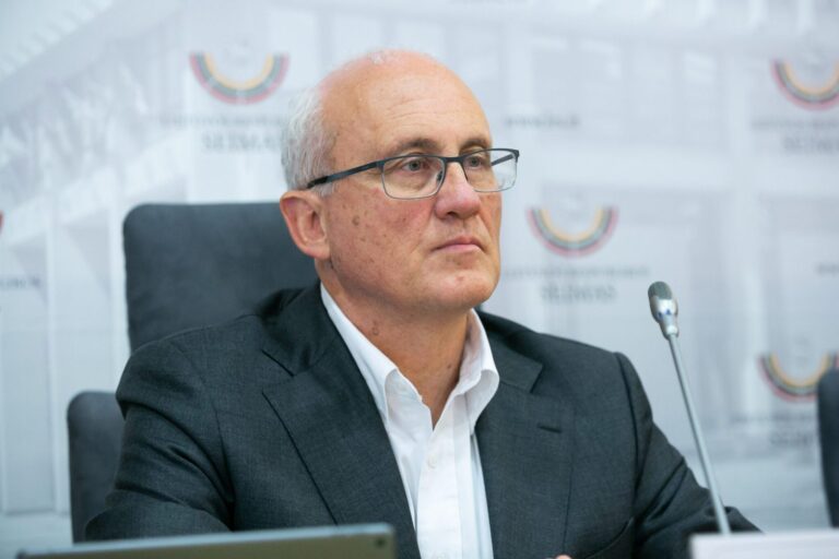 „Valstiečiai” siūlo mažinti kuro akcizus ir PVM tarifus, pirmiausia – elektros energijai