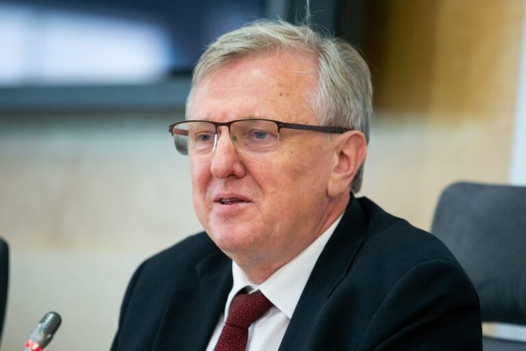 Dr. Rimantas Jonas Dagys. Valdančiųjų kelias į niekur