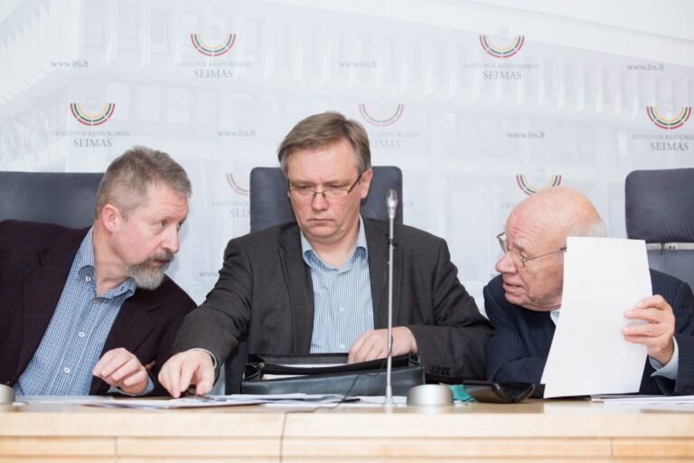 Penki Nepriklausomybės Akto signatarai kreipėsi į šalies vadovus