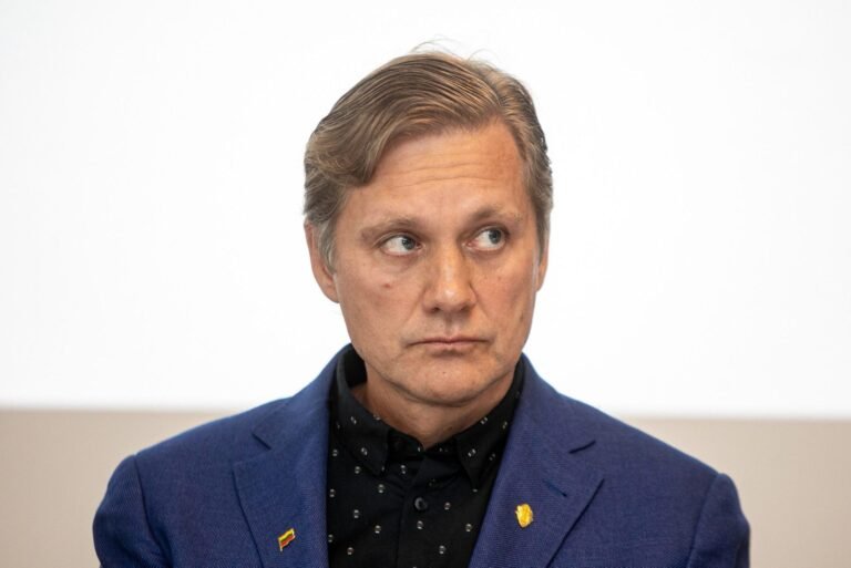 Dr. Vaidotas A. Vaičaitis. J. Trudeau sprendimas panaudoti nepaprastąją padėtį prieštarauja Kanados Konstitucijai?