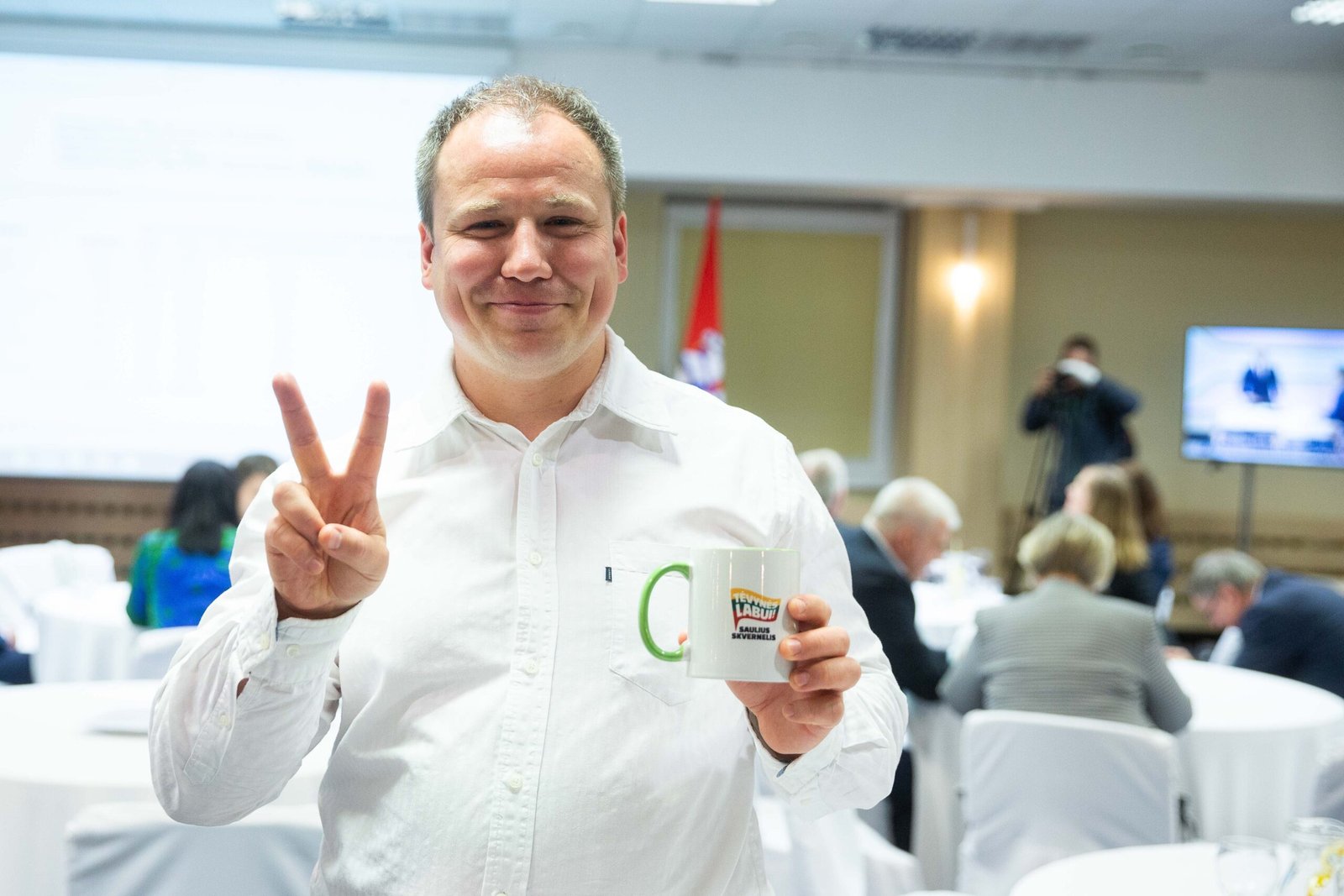 Giedrius Surplys juokiasi