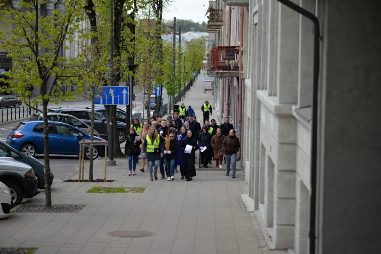 Pašaukimų sekmadienį tarp Kauno šventovių nutiestas viltingas Šviesos kelias