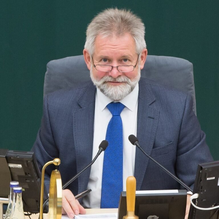 Socialdemokratai: „Mokesčiai bus stumiami buldozeriu“