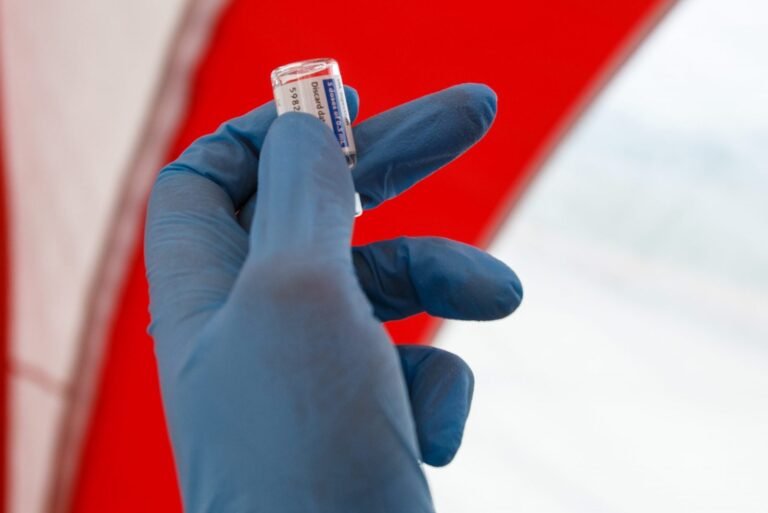 Ramūnas Aušrotas: neverskite mokyklų vakcinacijos centrais