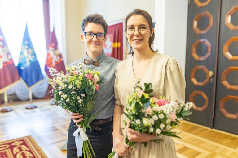 Teisininkė apie Vilniaus savivaldybės vienalytės partnerystės pripažinimą: oficialiai šeimos institute atsisakyta lyčių skirtingumo principo