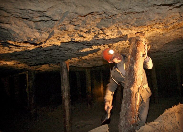 Energetinės krizės akivaizdoje estai atnaujina naftingojo skalūno gavybą