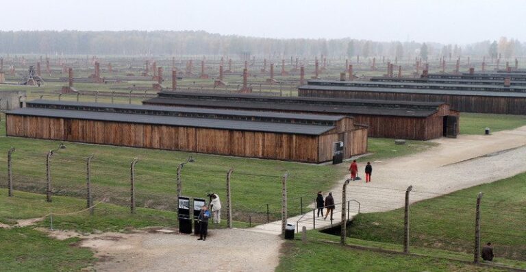 Mirė žydų gelbėtojo O. Schindlerio sekretorė