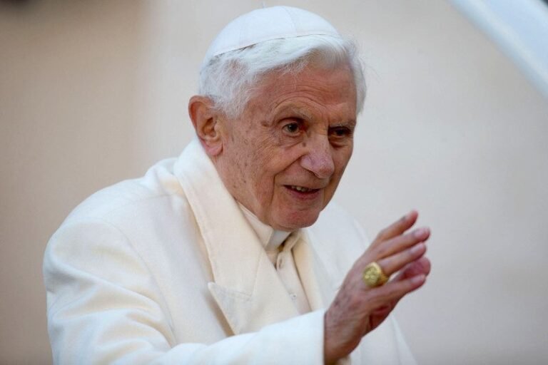 Benediktas XVI pripažįsta, kad pateikė „neteisingą“ informaciją tyrimui dėl išnaudojimo