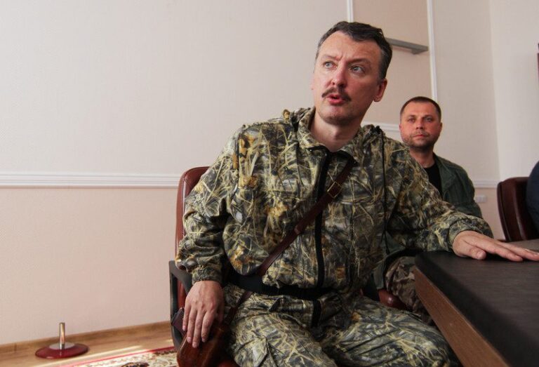 Buvęs separatistų karo vadas Ukrainoje kritikuoja Rusijos armijos veiksmus