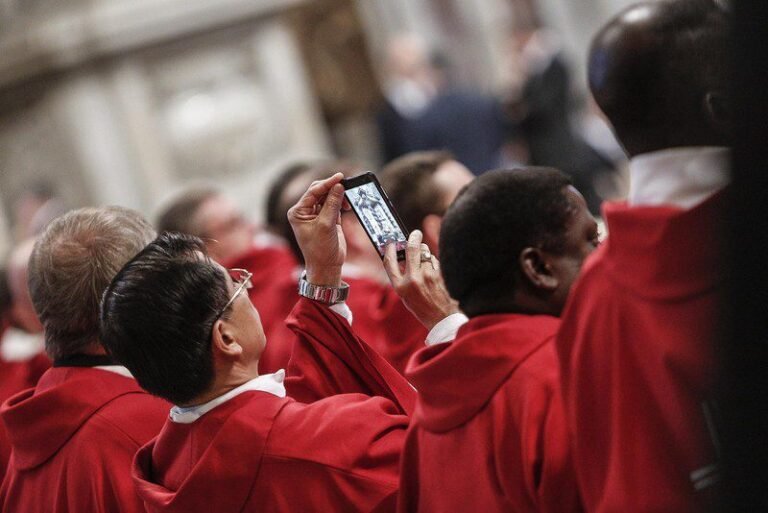 Popiežiaus žinia Pasaulinei socialinės komunikacijos dienai: įsiklausykime ir išgirskime vieni kitus