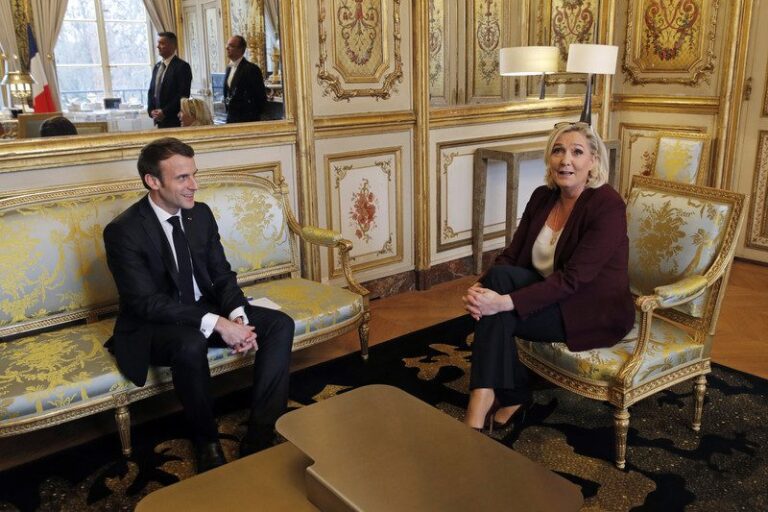 Prancūzijos prezidento antrajame rinkimų ture kausis E. Macron ir M. Le Pen