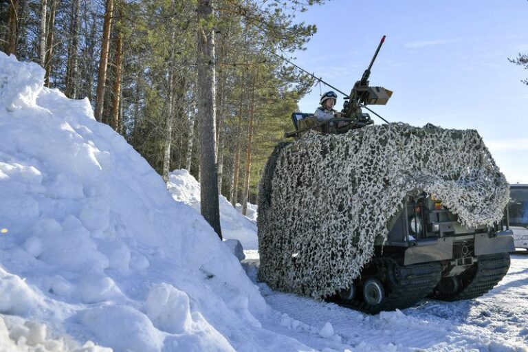 Suomija svarsto stoti į NATO