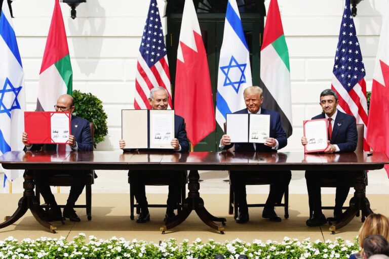 „Abraomo susitarimuose“ dalyvaujančių šalių diplomatai susirinks Bahreine