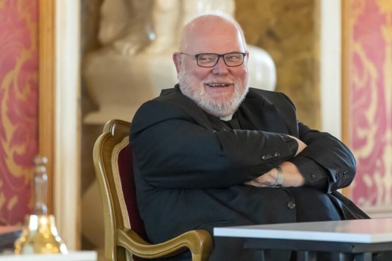 Kardinolas R. Marxas: daugeliui kunigų būtų geriau, jei jie būtų vedę