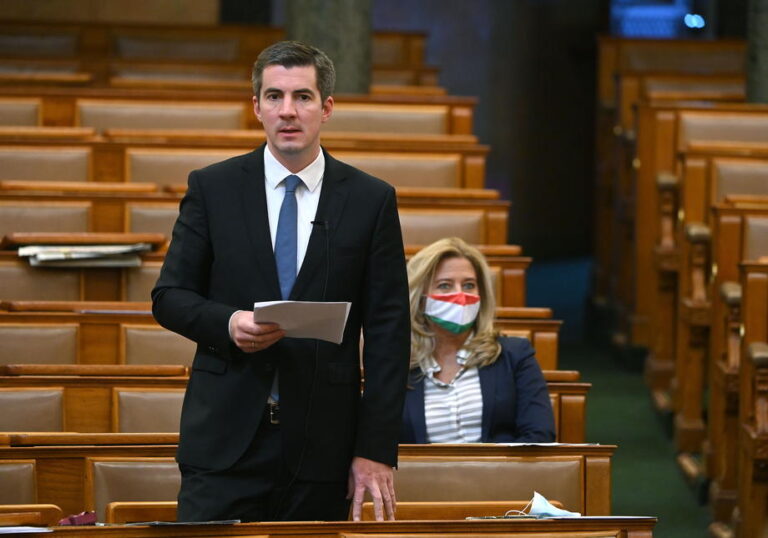 Vengrija: referendume mūsų šalies žmonės turi tarti lemiamą žodį dėl vaikų apsaugos įstatymo