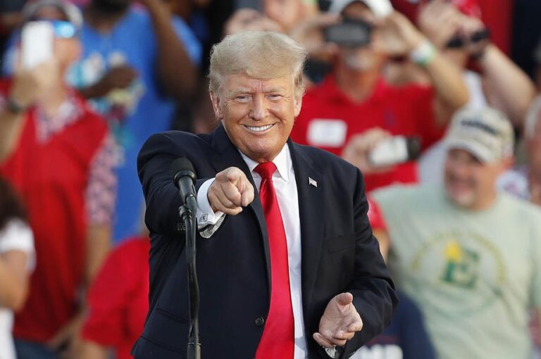 D.Trumpas: pasauliui visada gresia pavojus su silpnu Amerikos prezidentu