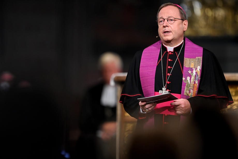 Vokietijos vyskupų konferencijos pirmininkas Georgas Bätzingas / EPA nuotr.