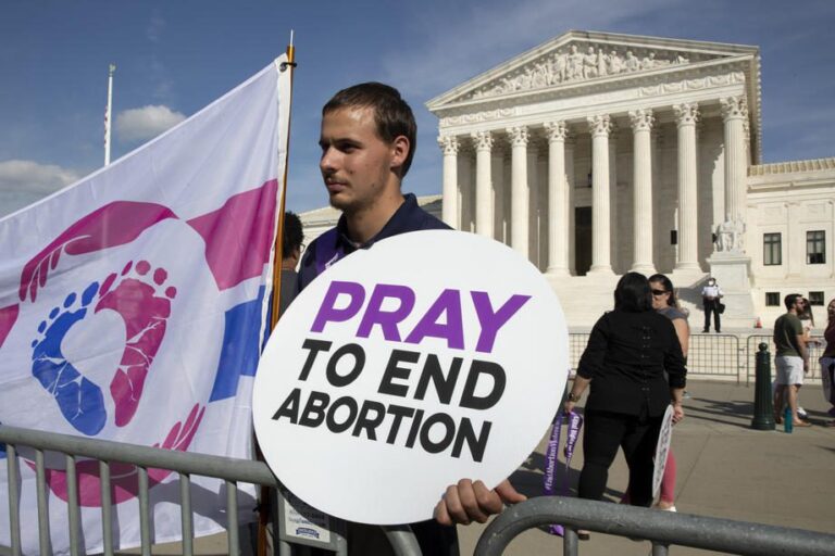 JAV vyskupų konferencija: dėkojame Dievui, kad Aukščiausiasis Teismas panaikino federalinę teisę į abortus