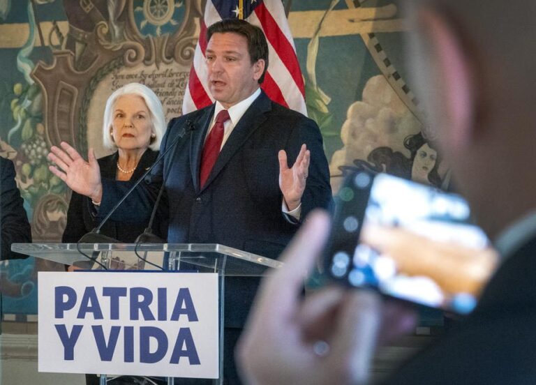 JAV Floridos valstija uždraudė lyties keitimo procedūras vaikams