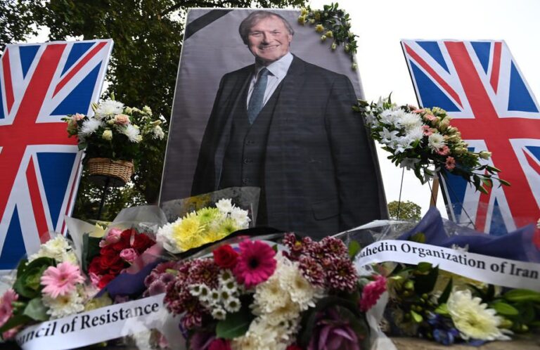 Peiliu britų parlamentarą subadęs islamistas teisme sakė nesigailintis savo poelgio