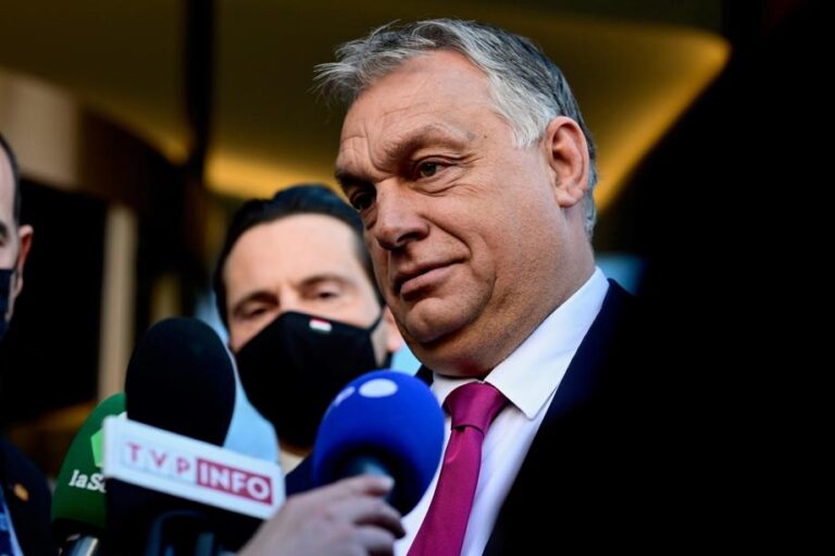 EVT vadovas Vengrijoje susitiko su V. Orbanu, siekdamas mažinti įtampą