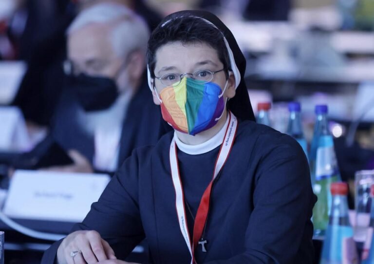 Vokietijos Katalikų Bažnyčios Sinodinio kelio dalyviai balsavo už moterų šventimus