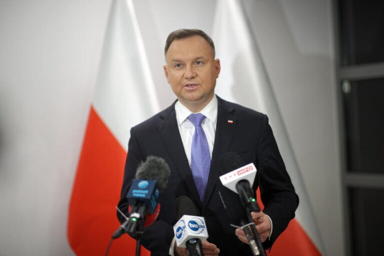 Bogumilas Lozinski. Duda žino, ką daro