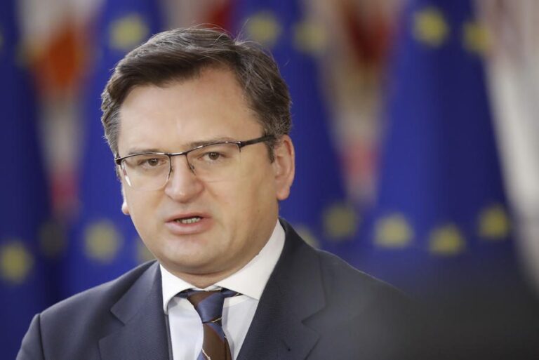 D. Kuleba: Ukraina nepasidavė, nepasiduoda ir nepasiduos Rusijai
