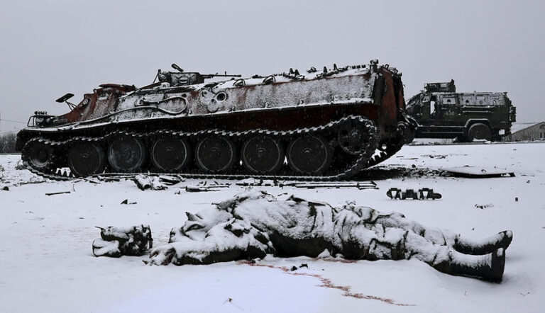 Ukraina atrėmė Rusijos atakas Kijeve, veja rusus lauk iš Charkovo