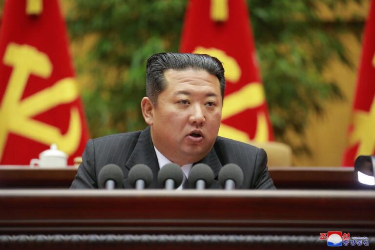 JAV: Kim Jong Unas lankysis Rusijoje aptarti ginklų tiekimo Maskvai