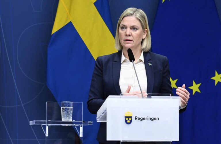 Švedija stiprins gynybos pajėgumus, vis labiau auga visuomenės noras stoti į NATO
