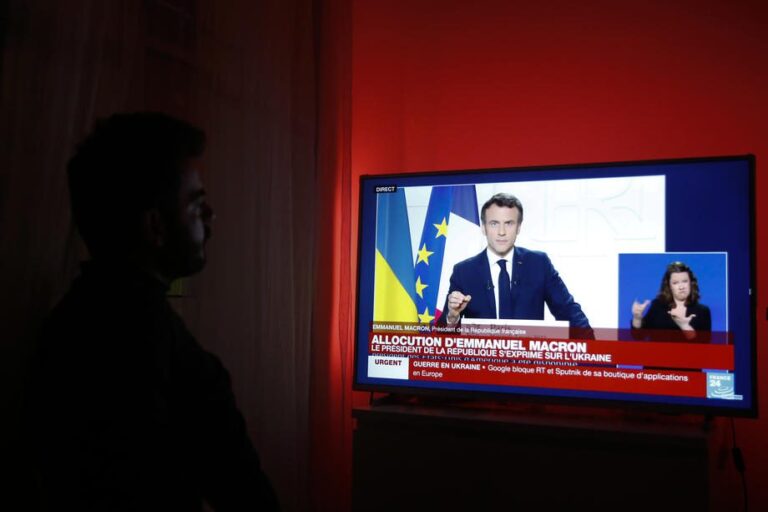 Nepaisydamas streikų grėsmės, E. Macronas sieks didinti pensinį amžių Prancūzijoje