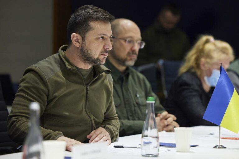 V.Zelenskis: prasideda mūšis dėl Donbaso