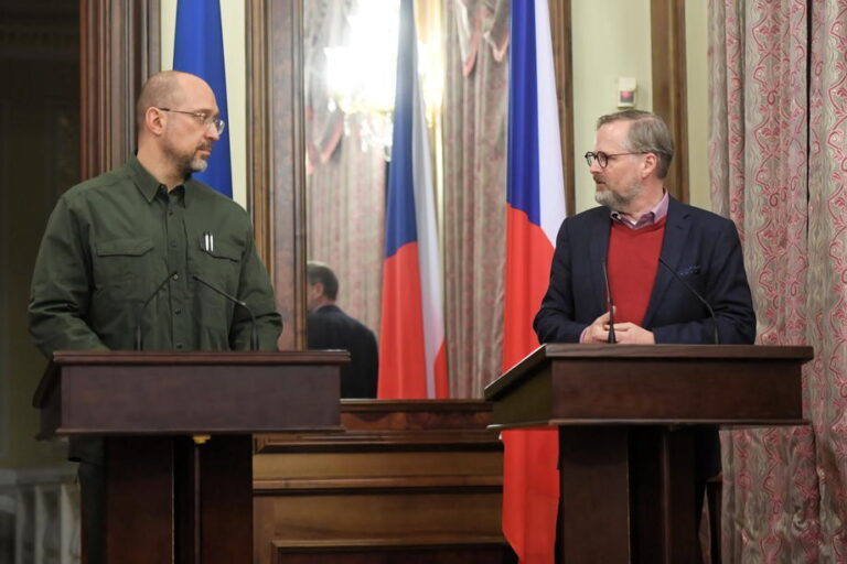 Ukrainos premjeras: šaliai atkurti prireiks mažiausiai 600 mlrd. JAV dolerių
