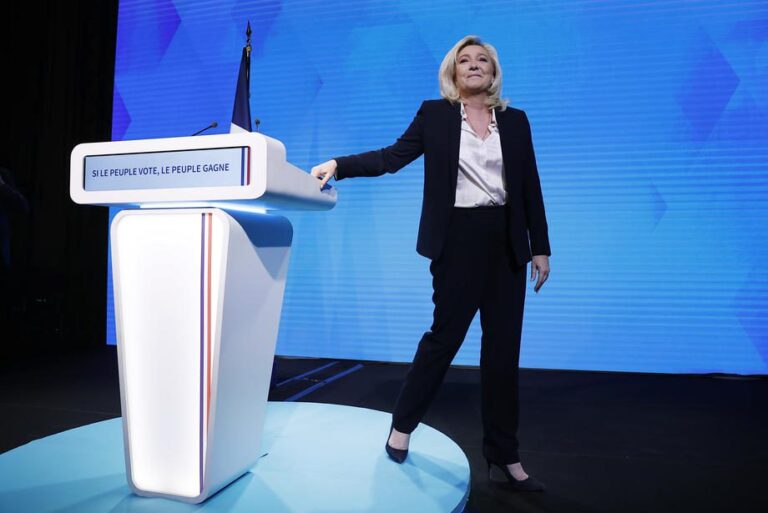 Antrasis rinkimų turas Prancūzijoje: skelbiama apie raginimus blokuoti M. Le Pen, socialistai nusivylę