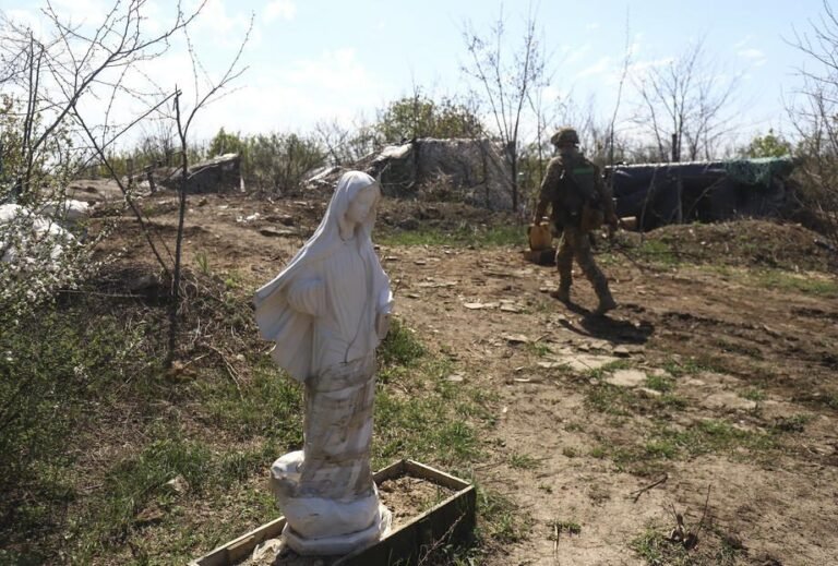 Nuo bombos skeveldros žuvo Ukrainos ortodoksų vienuolis