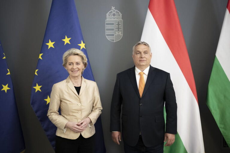 U. von der Leyen: esu įsitikinusi, kad pavyks susitarti su Vengrija dėl pagalbos Ukrainai