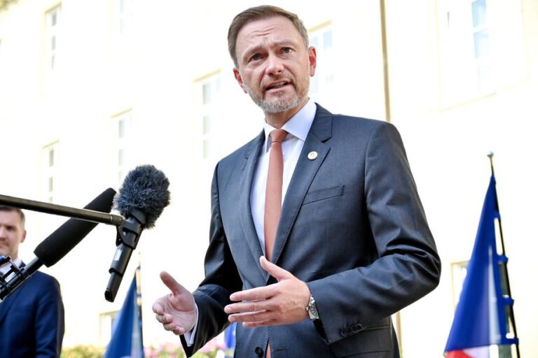 Vokietijos finansų ministras: stagfliacijos grėsmė pasaulyje auga