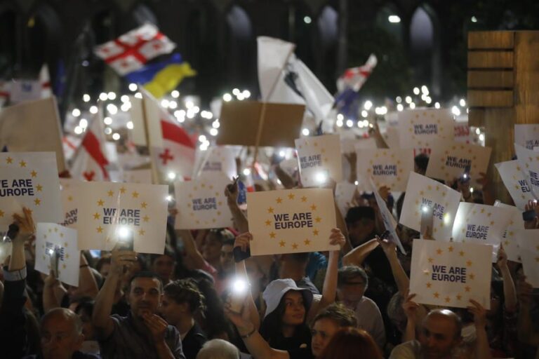 Tbilisyje apie 120 tūkst. susirinkusių žmonių prašė šalies narystės ES 