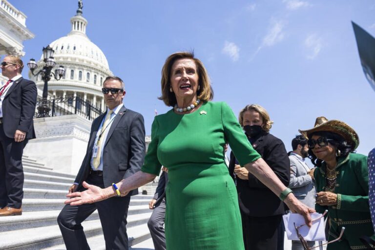 Pekinas kritikuoja Lietuvos paramą N. Pelosi vizitui Taivane, nori taikyti sankcijas Lietuvos įmonėms