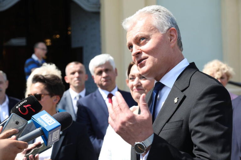 Mokytojams nesutariant su ministerija, G. Nausėda siūlosi tarpininkauti