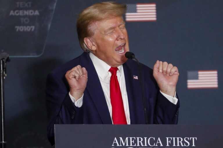 D. Trumpui pareikšti kaltinimai dėl bandymo sužlugdyti 2020 metų JAV rinkimus
