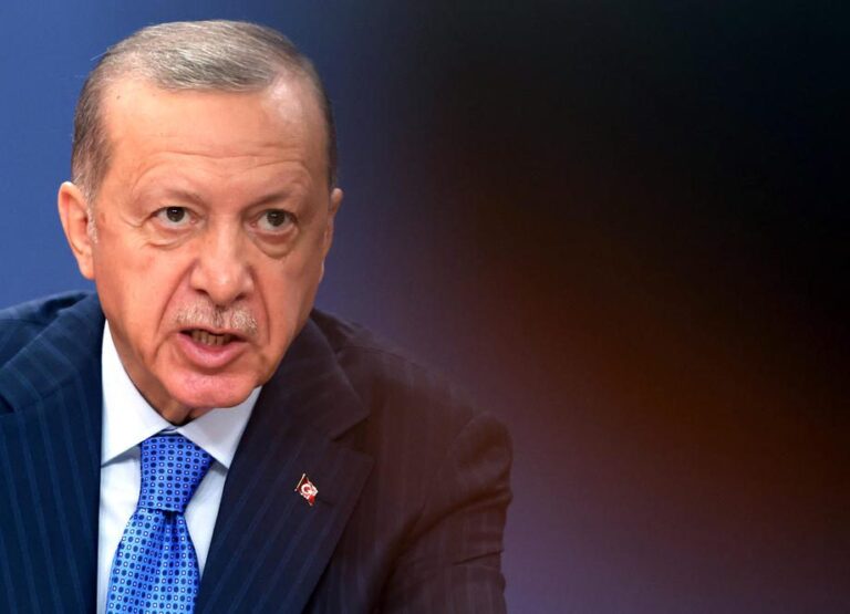 Turkija skelbs trijų dienų gedulą dėl smūgio Gazos Ruožo ligoninei