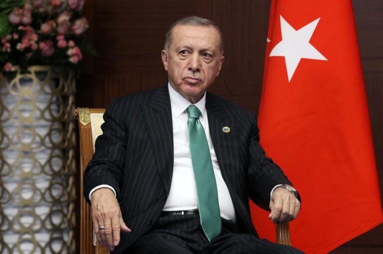 Turkijos prezidentas R. T. Erdoganas per rinkimų vajų giriamas už Šv. Sofijos katedros pavertimą mečete
