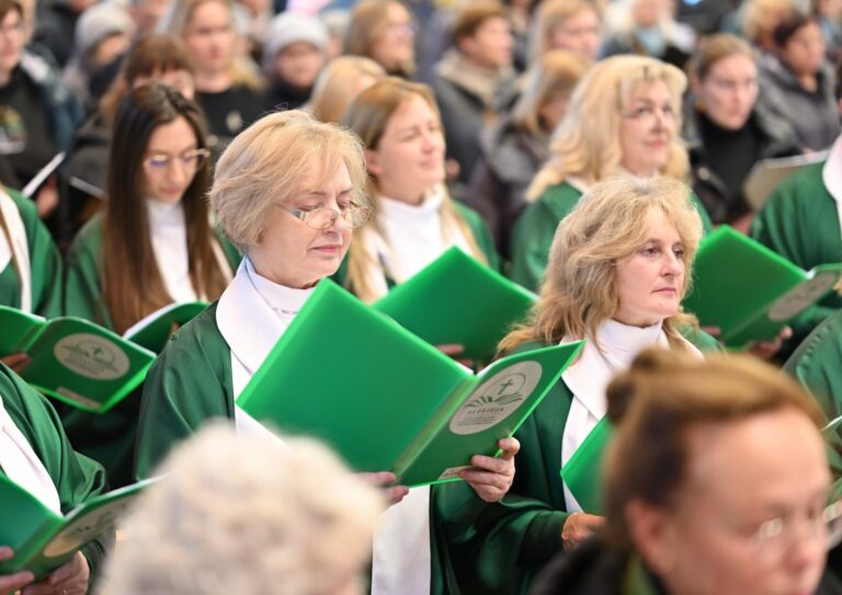 Utenoje įvyko chorų ir giesmininkų šventė