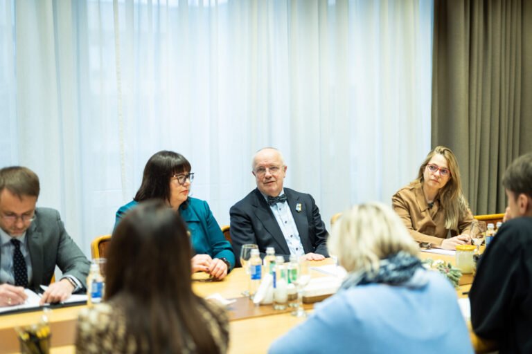 Valdantieji teiks LRT įstatymo pataisas, netaikys skubos tvarkos
