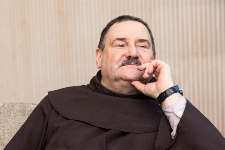 Kunigas pranciškonas Arūnas Peškaitis: lyginti vidinę politinę kovą su Sausio 13-osios realybe yra apgailėtina