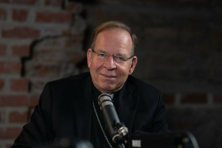 Vilniaus arkivyskupas Gintaras Grušas: Kalėdos nėra eglutės blizgučiai – tai vidinės ramybės šventė